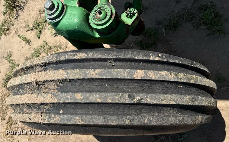 image for item DZ8547 John Deere 7600 tractor