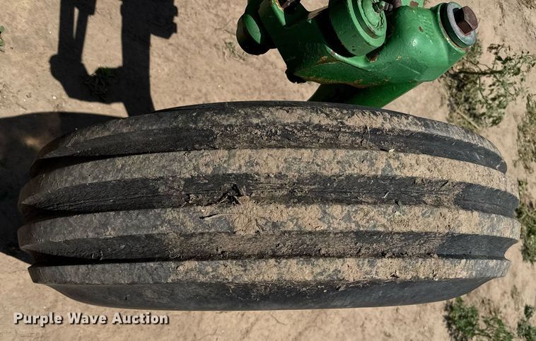 image for item DZ8547 John Deere 7600 tractor