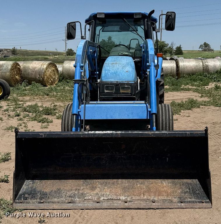 image for item DZ8548 New Holland TL90 tractor