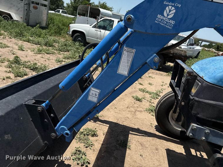 image for item DZ8548 New Holland TL90 tractor