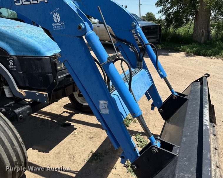 image for item DZ8548 New Holland TL90 tractor