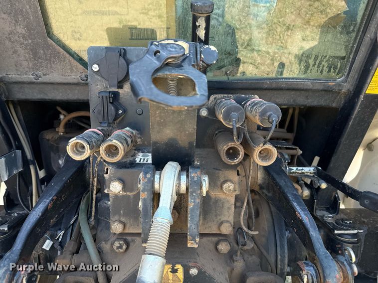 image for item DZ8548 New Holland TL90 tractor