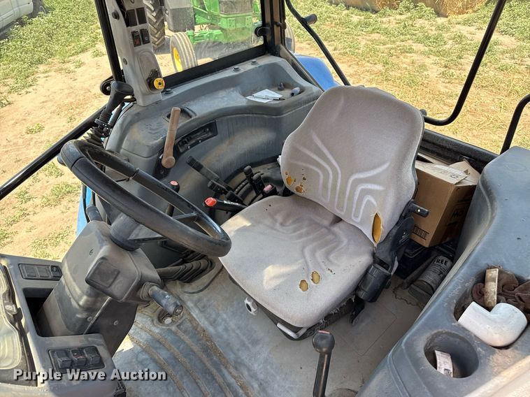 image for item DZ8548 New Holland TL90 tractor