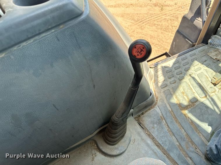 image for item DZ8548 New Holland TL90 tractor