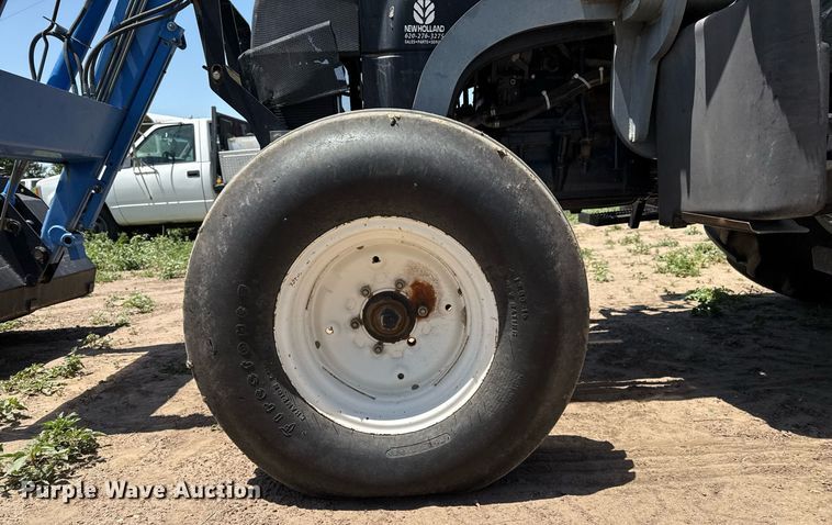 image for item DZ8548 New Holland TL90 tractor