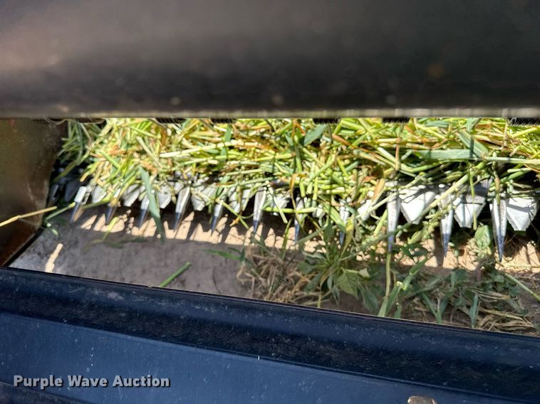 image for item DZ8549 Case WDX1101 swather / windrower