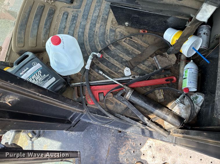 image for item DZ8549 Case WDX1101 swather / windrower