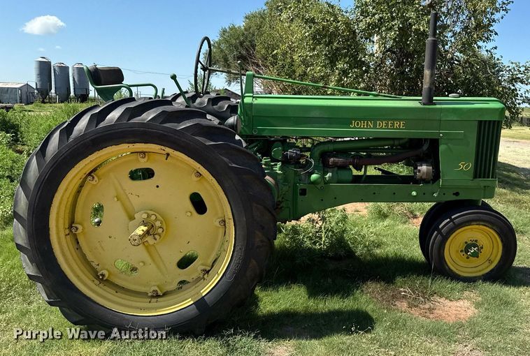 image for item DZ8580 1952 John Deere 50 tractor