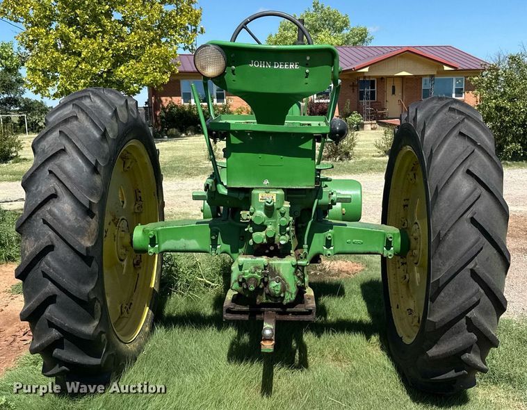 image for item DZ8580 1952 John Deere 50 tractor