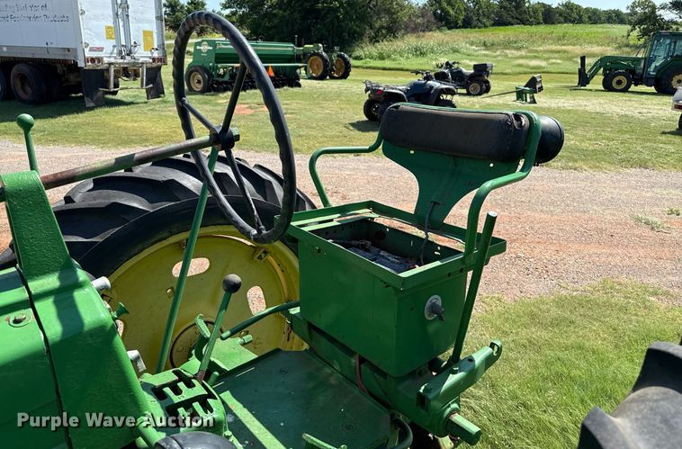 image for item DZ8580 1952 John Deere 50 tractor