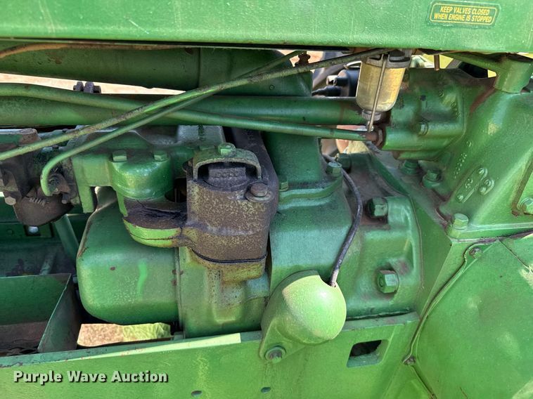 image for item DZ8580 1952 John Deere 50 tractor