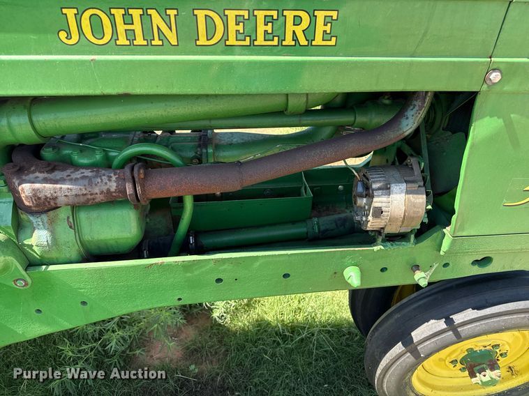image for item DZ8580 1952 John Deere 50 tractor