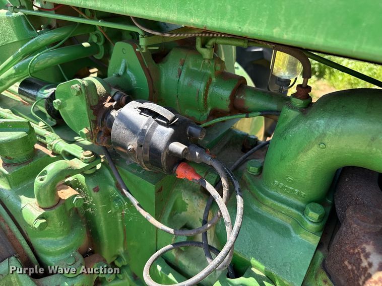 image for item DZ8580 1952 John Deere 50 tractor