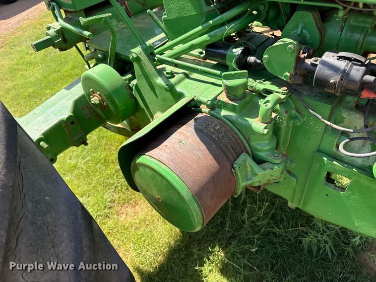 image for item DZ8580 1952 John Deere 50 tractor