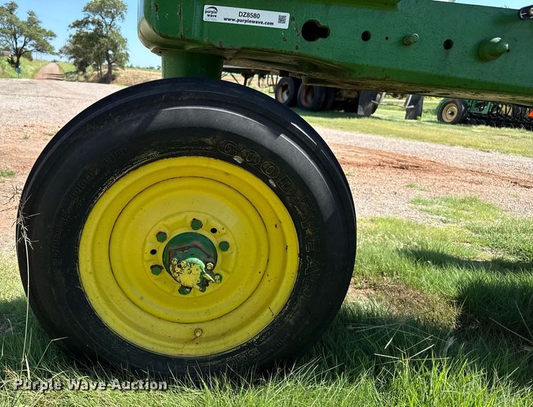 image for item DZ8580 1952 John Deere 50 tractor