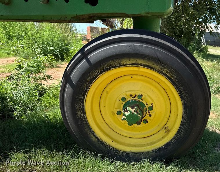 image for item DZ8580 1952 John Deere 50 tractor