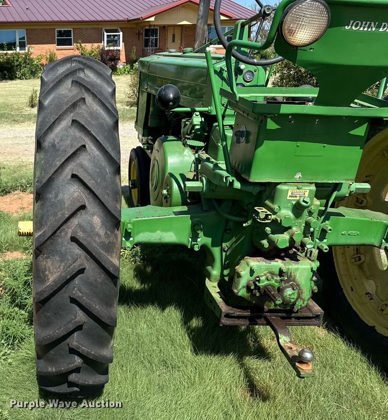 image for item DZ8580 1952 John Deere 50 tractor