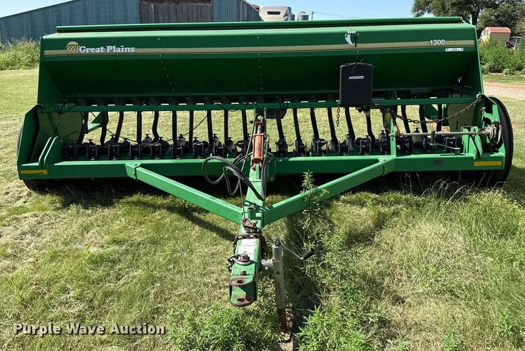image for item DZ8583 Great Plains Solid Stand 1300 grain drill