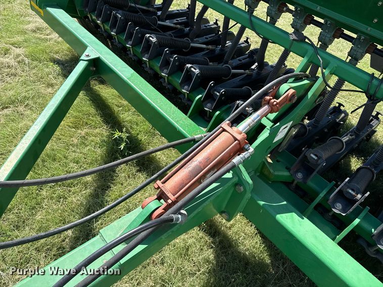 image for item DZ8583 Great Plains Solid Stand 1300 grain drill