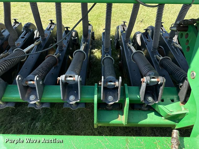 image for item DZ8583 Great Plains Solid Stand 1300 grain drill