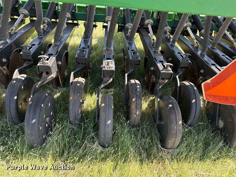 image for item DZ8583 Great Plains Solid Stand 1300 grain drill