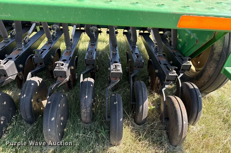 image for item DZ8583 Great Plains Solid Stand 1300 grain drill