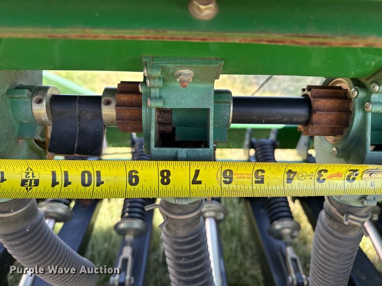 image for item DZ8583 Great Plains Solid Stand 1300 grain drill