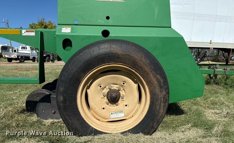 image for item DZ8583 Great Plains Solid Stand 1300 grain drill