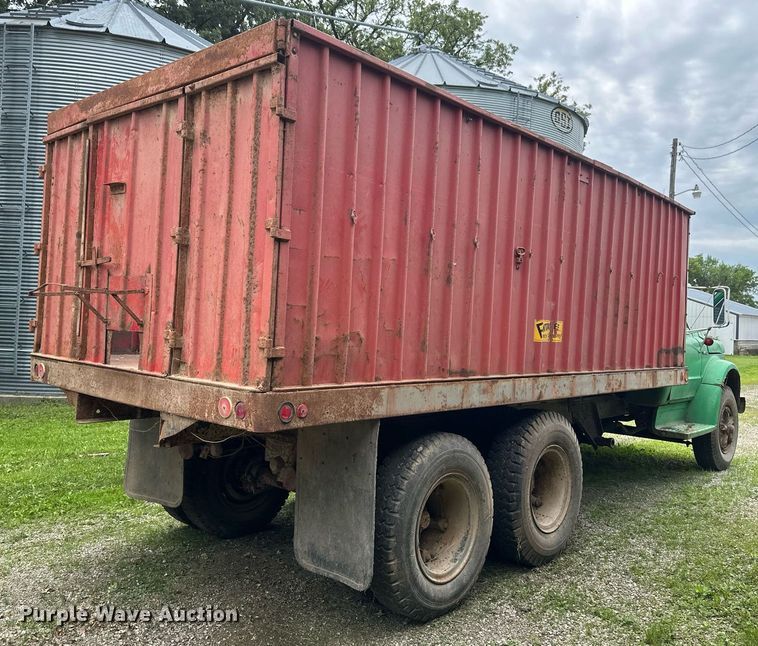 image for item EB2685 1970 Chevrolet C60 grain truck