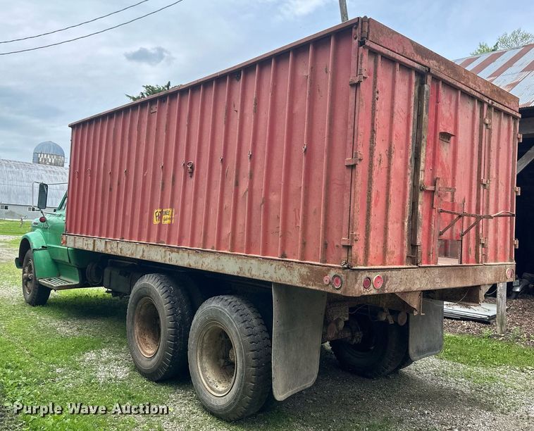 image for item EB2685 1970 Chevrolet C60 grain truck