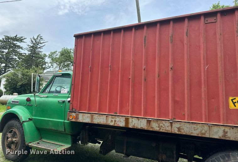 image for item EB2685 1970 Chevrolet C60 grain truck