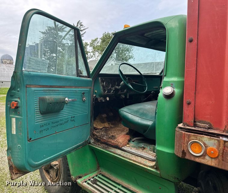 image for item EB2685 1970 Chevrolet C60 grain truck