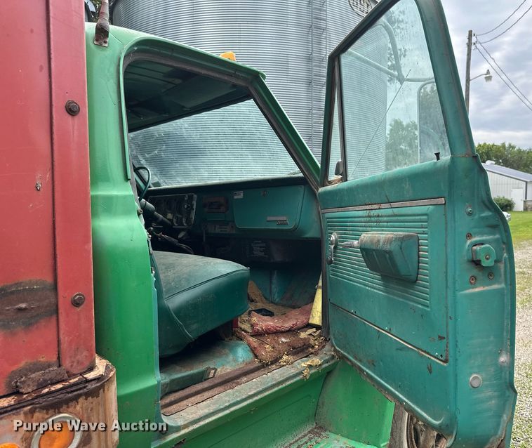image for item EB2685 1970 Chevrolet C60 grain truck