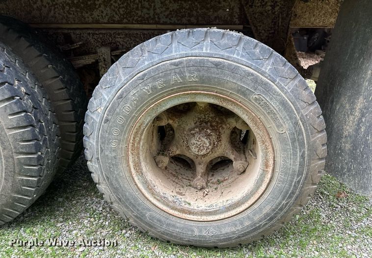 image for item EB2685 1970 Chevrolet C60 grain truck