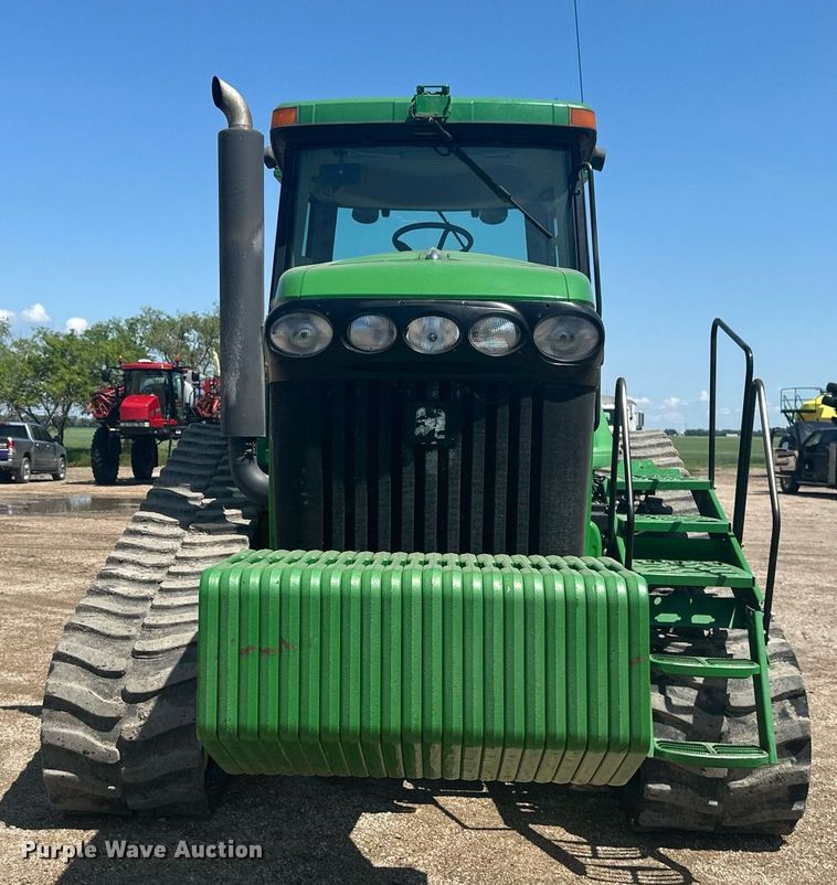 image for item EB2690 2004 John Deere 8520T tractor