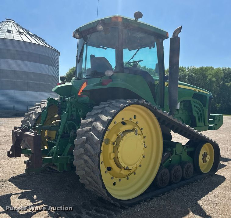 image for item EB2690 2004 John Deere 8520T tractor