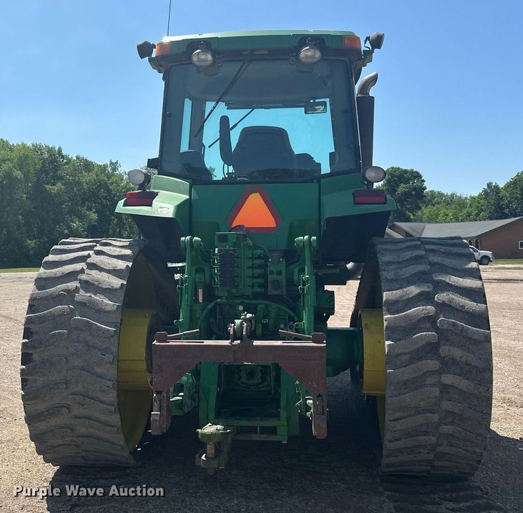 image for item EB2690 2004 John Deere 8520T tractor