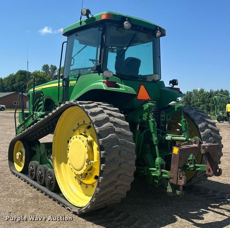 image for item EB2690 2004 John Deere 8520T tractor
