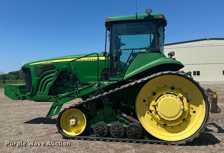 image for item EB2690 2004 John Deere 8520T tractor