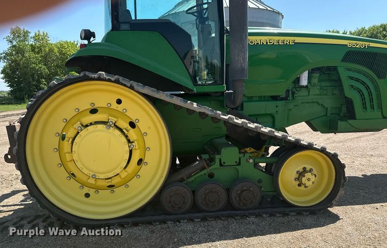 image for item EB2690 2004 John Deere 8520T tractor
