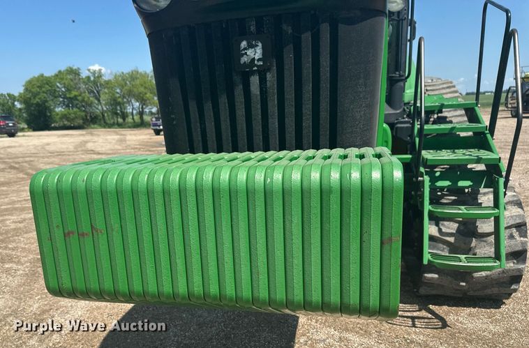 image for item EB2690 2004 John Deere 8520T tractor