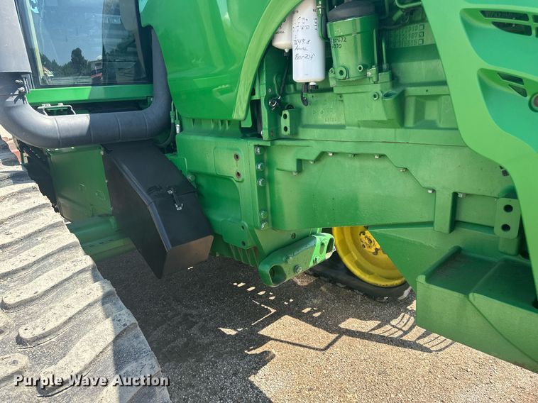 image for item EB2690 2004 John Deere 8520T tractor