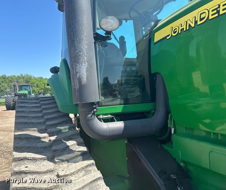 image for item EB2690 2004 John Deere 8520T tractor