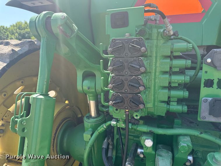 image for item EB2690 2004 John Deere 8520T tractor