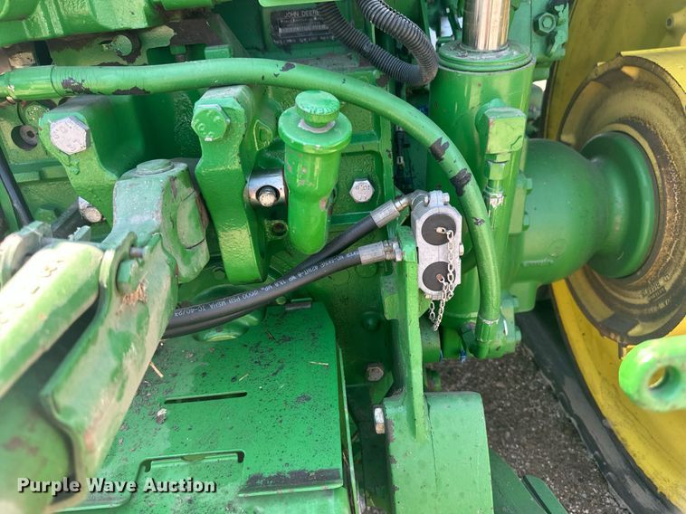 image for item EB2690 2004 John Deere 8520T tractor