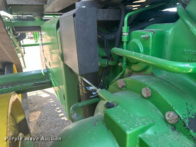 image for item EB2690 2004 John Deere 8520T tractor