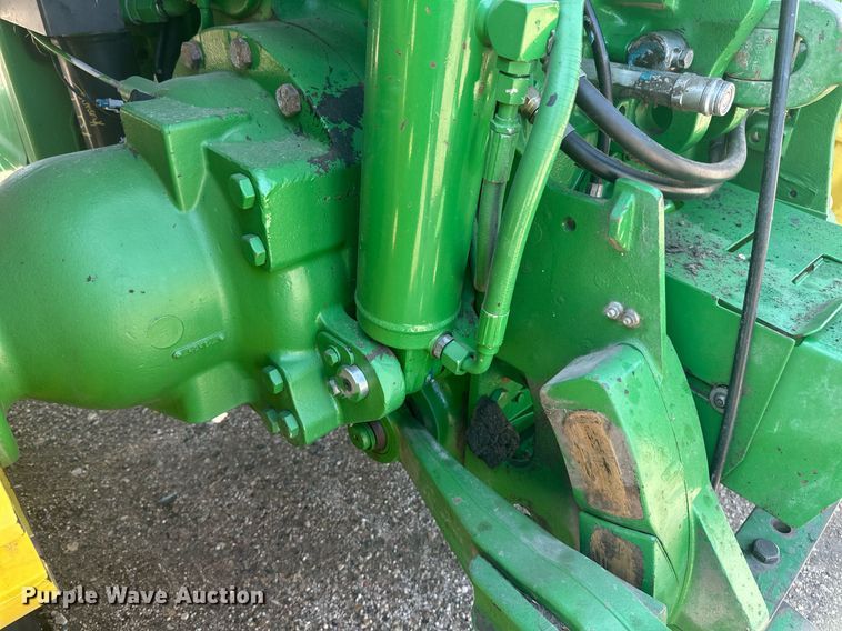 image for item EB2690 2004 John Deere 8520T tractor