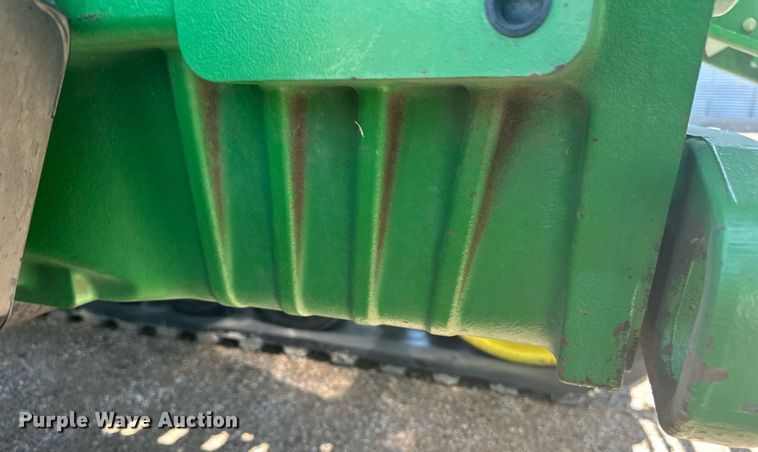 image for item EB2690 2004 John Deere 8520T tractor