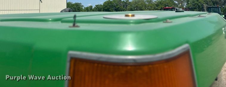 image for item EB2690 2004 John Deere 8520T tractor