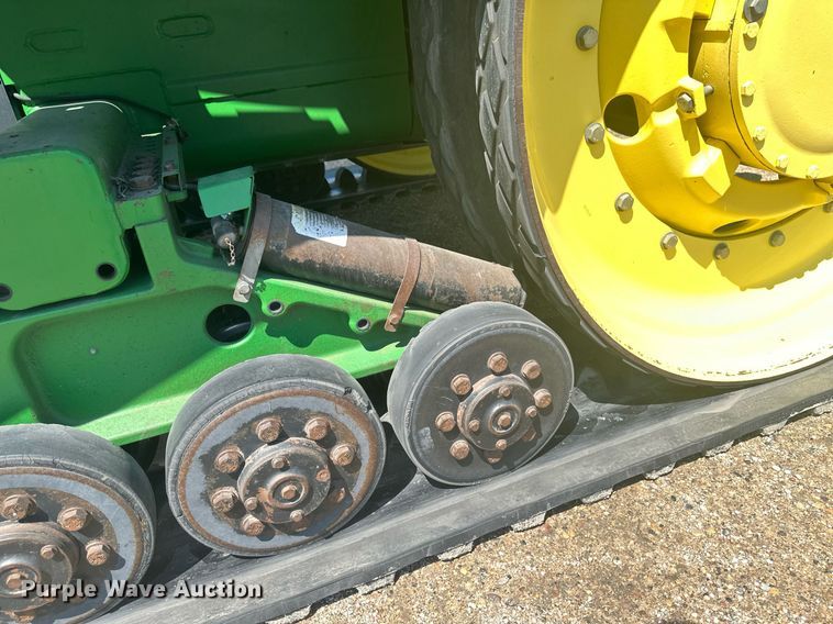 image for item EB2690 2004 John Deere 8520T tractor